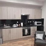 Naya Serviced Apartment - West London